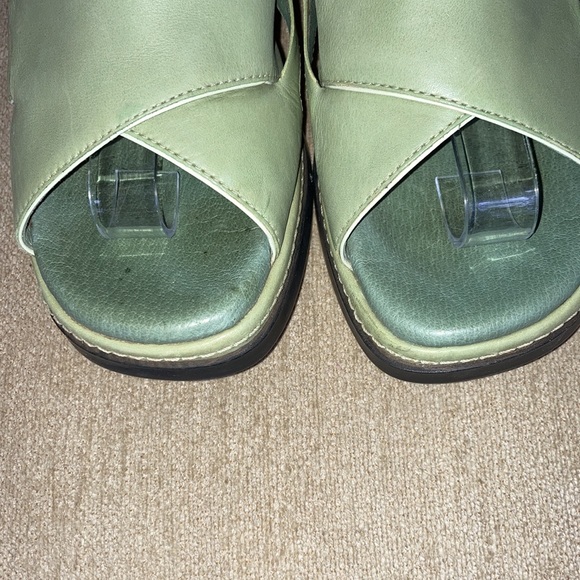 CLARKS Light Green Leather Open Toe Slip On 70567 Sandals - Picture 4 of 10